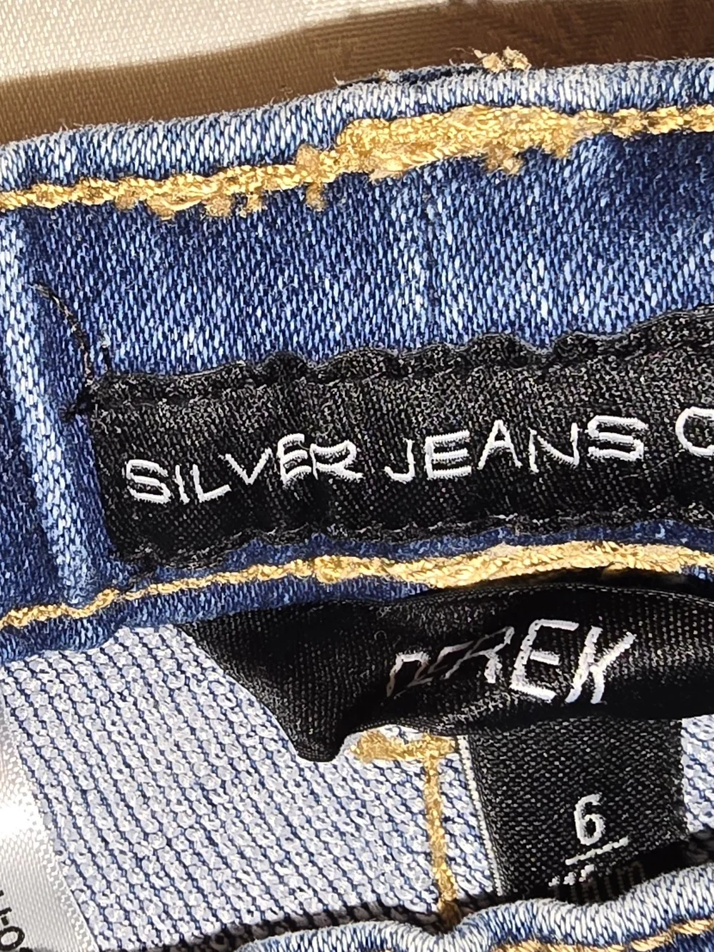 Silver Jeans Co. Derek Denim Pull-On Shorts - Excellent Condition